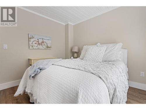 6747 Marbella Loop Unit# 304, Kelowna, BC - Indoor Photo Showing Bedroom