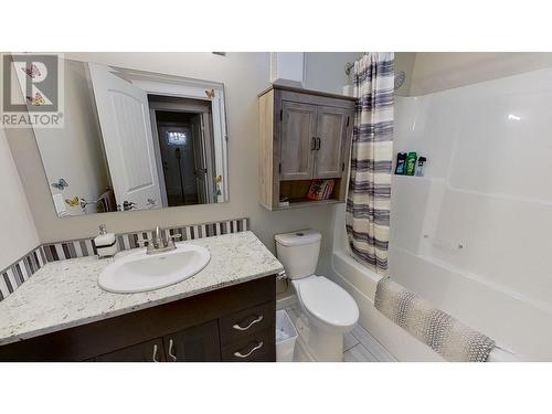 9707 N Spruce Street, Taylor, BC - Indoor Photo Showing Bathroom