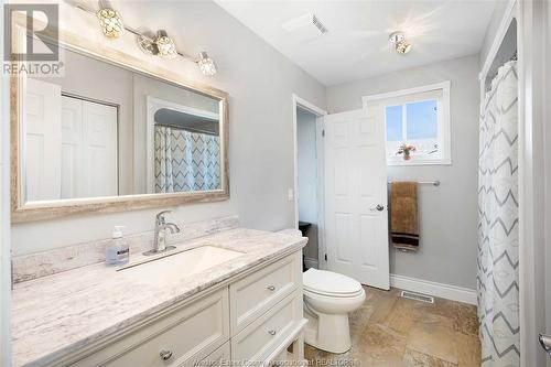 836 Lawndale Avenue, Kingsville, ON - Indoor Photo Showing Bathroom