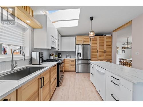 4760 72 Avenue Ne, Salmon Arm, BC - Indoor Photo Showing Kitchen With Stainless Steel Kitchen