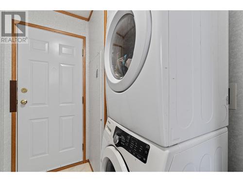 4760 72 Avenue Ne, Salmon Arm, BC - Indoor Photo Showing Laundry Room