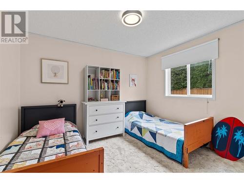 4760 72 Avenue Ne, Salmon Arm, BC - Indoor Photo Showing Bedroom