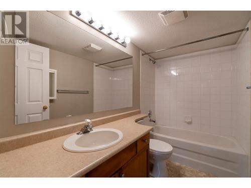 640 3Rd Street Sw Unit# 308, Salmon Arm, BC - Indoor Photo Showing Bathroom