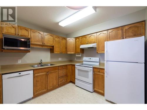 640 3Rd Street Sw Unit# 308, Salmon Arm, BC - Indoor Photo Showing Kitchen With Double Sink