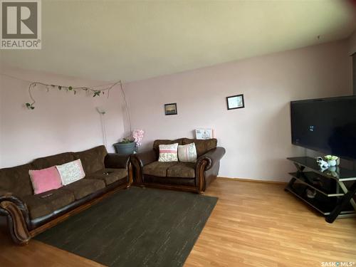 364 Second Avenue N, Yorkton, SK - Indoor Photo Showing Living Room