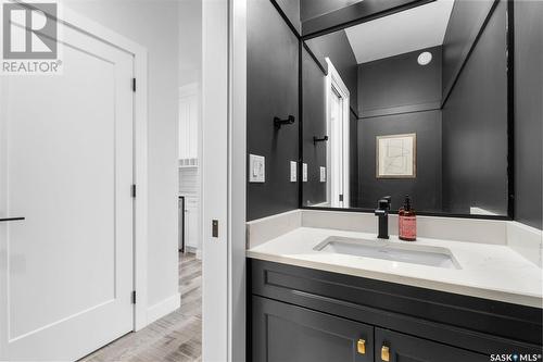 206 Germain Court, Saskatoon, SK - Indoor Photo Showing Bathroom