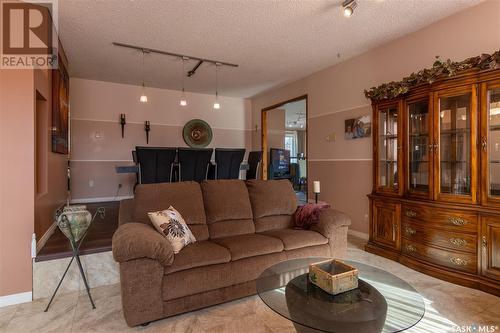509 Grant Bay, Esterhazy, SK - Indoor Photo Showing Living Room