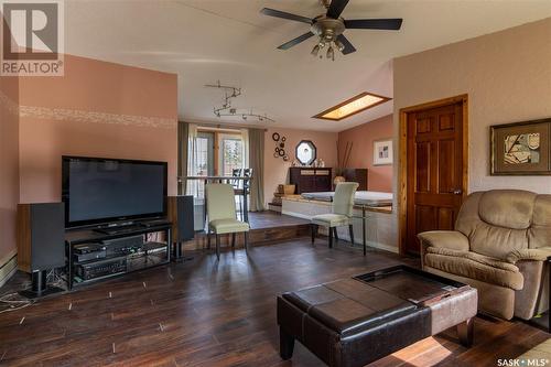 509 Grant Bay, Esterhazy, SK - Indoor Photo Showing Living Room