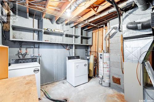 2204 Mackay Street, Regina, SK - Indoor Photo Showing Laundry Room