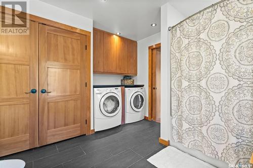 115-117 Evenson Avenue, Manitou Beach, SK - Indoor Photo Showing Laundry Room