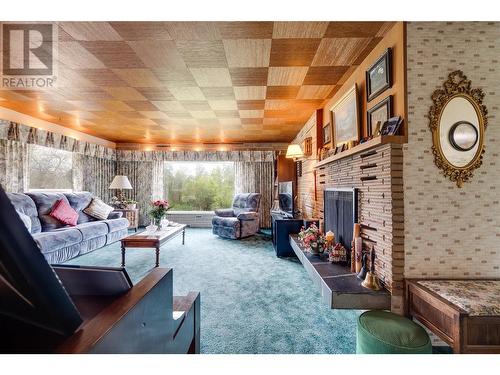 3079 Hall Road, Kelowna, BC - Indoor With Fireplace