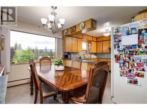 3079 Hall Road, Kelowna, BC - Indoor Photo Showing Dining Room
