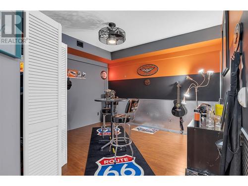 1088 Sunset Drive Unit# 431, Kelowna, BC - Indoor Photo Showing Other Room
