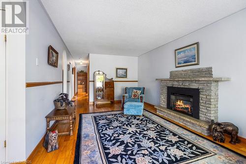 364 Walnut Street, Collingwood, ON - Indoor Photo Showing Living Room With Fireplace
