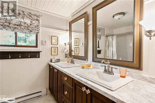 2460 Fred Jones Road, Haliburton, ON - Indoor Photo Showing Bathroom