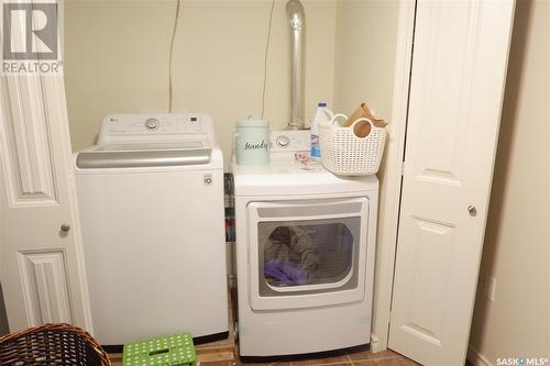 S 2003 2Nd Street S, Rockglen, SK - Indoor Photo Showing Laundry Room