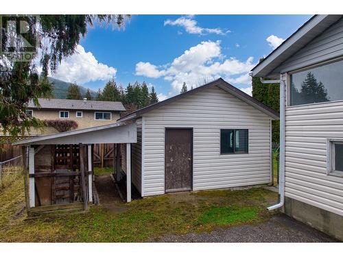 710 Conn Street, Sicamous, BC - Outdoor With Exterior