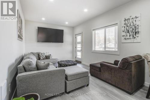 13 Bourrie Avenue, Tay, ON - Indoor Photo Showing Living Room