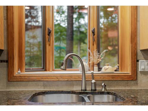 3023 Westside Road, Moyie, BC - Indoor Photo Showing Kitchen With Double Sink