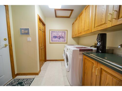 3023 Westside Road, Moyie, BC - Indoor Photo Showing Laundry Room