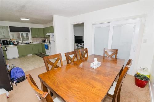 122 1St Street Se, Carman, MB - Indoor Photo Showing Dining Room