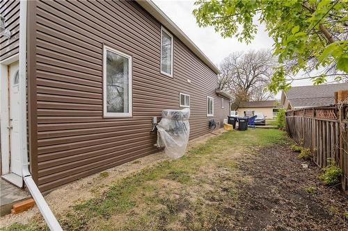 122 1St Street Se, Carman, MB - Outdoor With Exterior