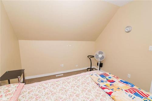 122 1St Street Se, Carman, MB - Indoor Photo Showing Bedroom