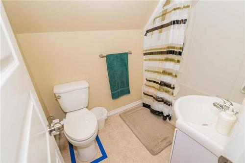 122 1St Street Se, Carman, MB - Indoor Photo Showing Bathroom