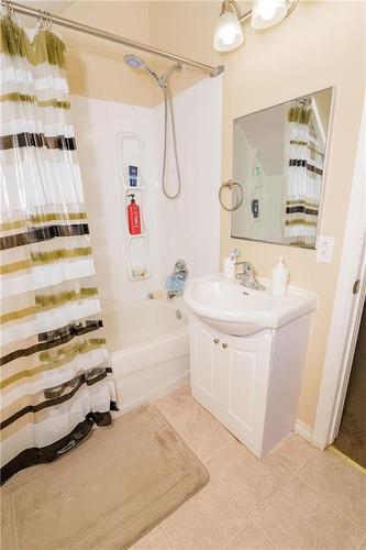 122 1St Street Se, Carman, MB - Indoor Photo Showing Bathroom