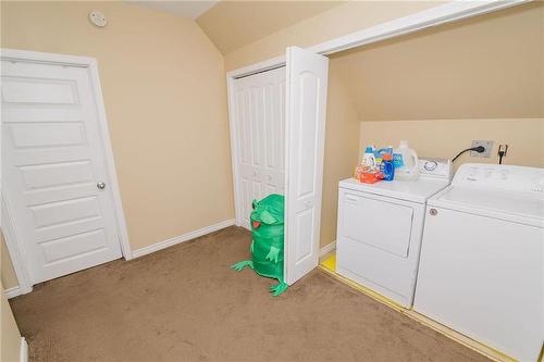 122 1St Street Se, Carman, MB - Indoor Photo Showing Laundry Room