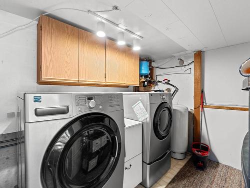 2486 Heffley Louis Cr Rd, Kamloops, BC - Indoor Photo Showing Laundry Room