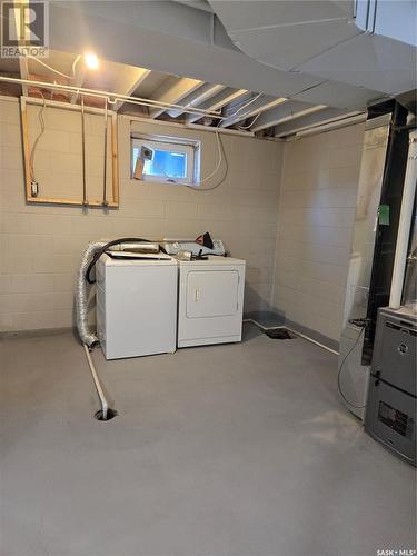 1240 Railway Avenue, Elbow, SK - Indoor Photo Showing Laundry Room