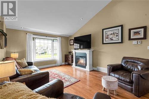 131 Kincardine Street E, Alexandria, ON - Indoor Photo Showing Living Room With Fireplace