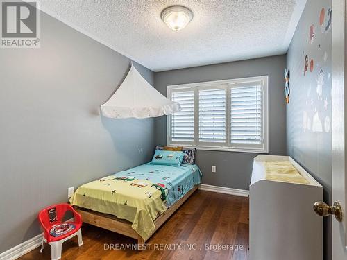 182 Venice Gate Drive, Vaughan, ON - Indoor Photo Showing Bedroom