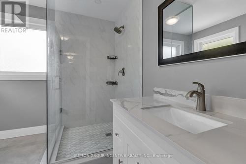 23 Grants Way, Barrie, ON - Indoor Photo Showing Bathroom