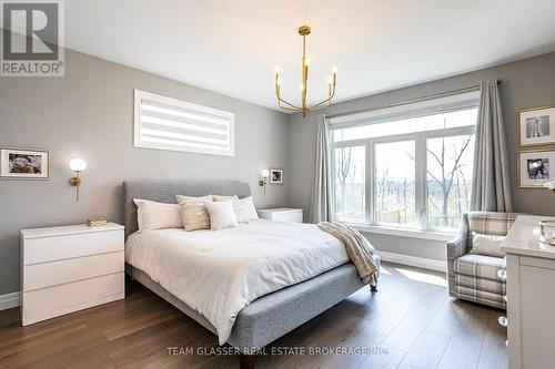31 Royal Dornoch Drive, St. Thomas, ON - Indoor Photo Showing Bedroom