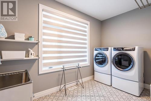 31 Royal Dornoch Drive, St. Thomas, ON - Indoor Photo Showing Laundry Room