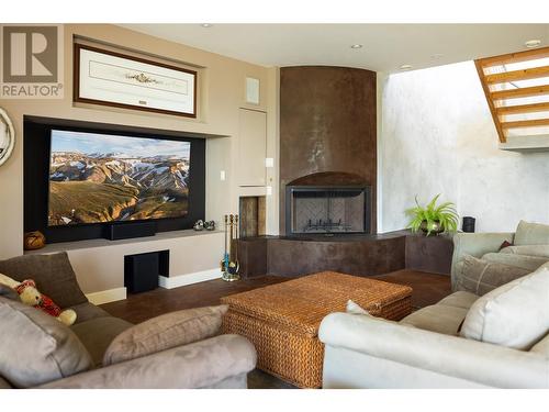 5454 Kingsview Road, Vernon, BC - Indoor Photo Showing Living Room With Fireplace
