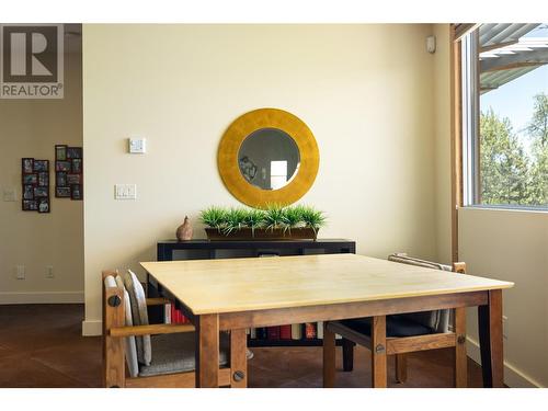 5454 Kingsview Road, Vernon, BC - Indoor Photo Showing Dining Room