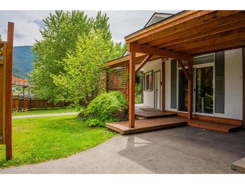 606 Jorgensen Road, Nelson, BC - Outdoor With Exterior