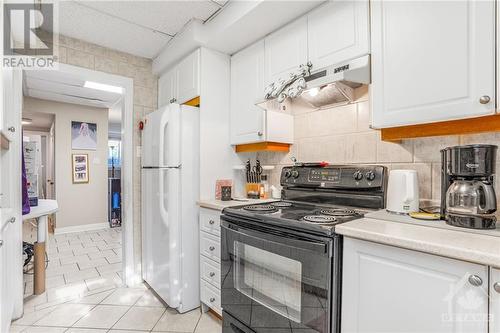 408-410 Allen Boulevard, Ottawa, ON - Indoor Photo Showing Kitchen