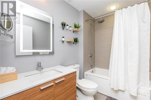349 Mcleod Street Unit#422, Ottawa, ON - Indoor Photo Showing Bathroom
