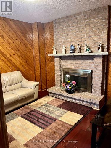 238 Winfield Terrace, Mississauga, ON - Indoor Photo Showing Living Room With Fireplace