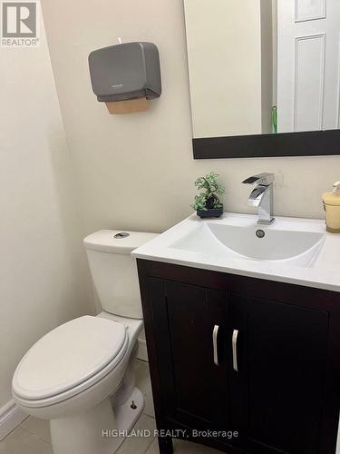 238 Winfield Terrace, Mississauga, ON - Indoor Photo Showing Bathroom