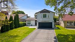 12 CHARING DRIVE  Mississauga, ON L5N 1E9