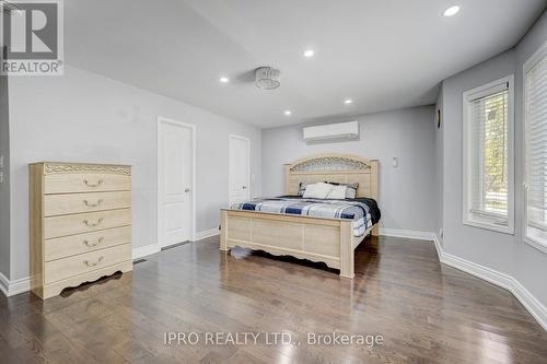 12 Charing Drive, Mississauga, ON - Indoor Photo Showing Bedroom
