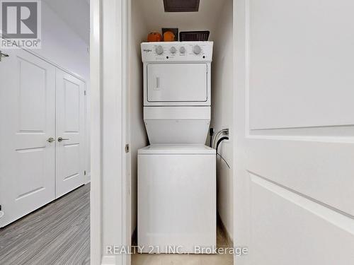 Th 114 - 2800 Keele Street, Toronto, ON - Indoor Photo Showing Laundry Room