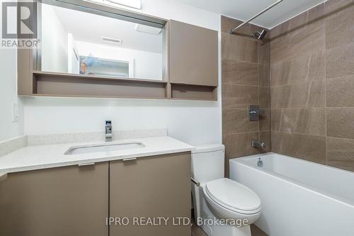 319 - 415 Main Street, Hamilton, ON - Indoor Photo Showing Bathroom