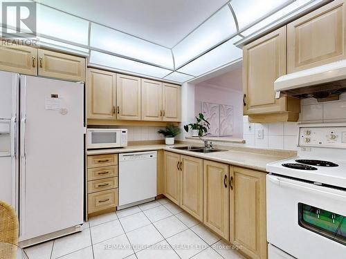 1127 - 138 Bonis Avenue, Toronto, ON - Indoor Photo Showing Kitchen With Double Sink