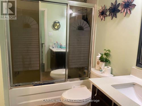 12 - 6400 Lawrence Avenue E, Toronto, ON - Indoor Photo Showing Bathroom